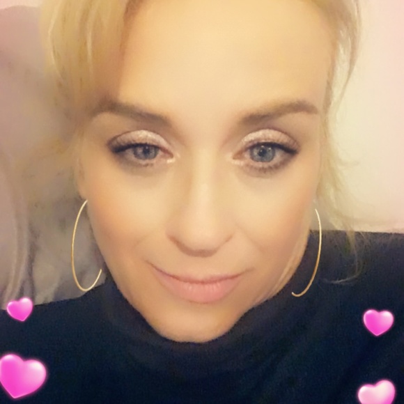 Meet your Posher, Julie - Picture 5 of 6